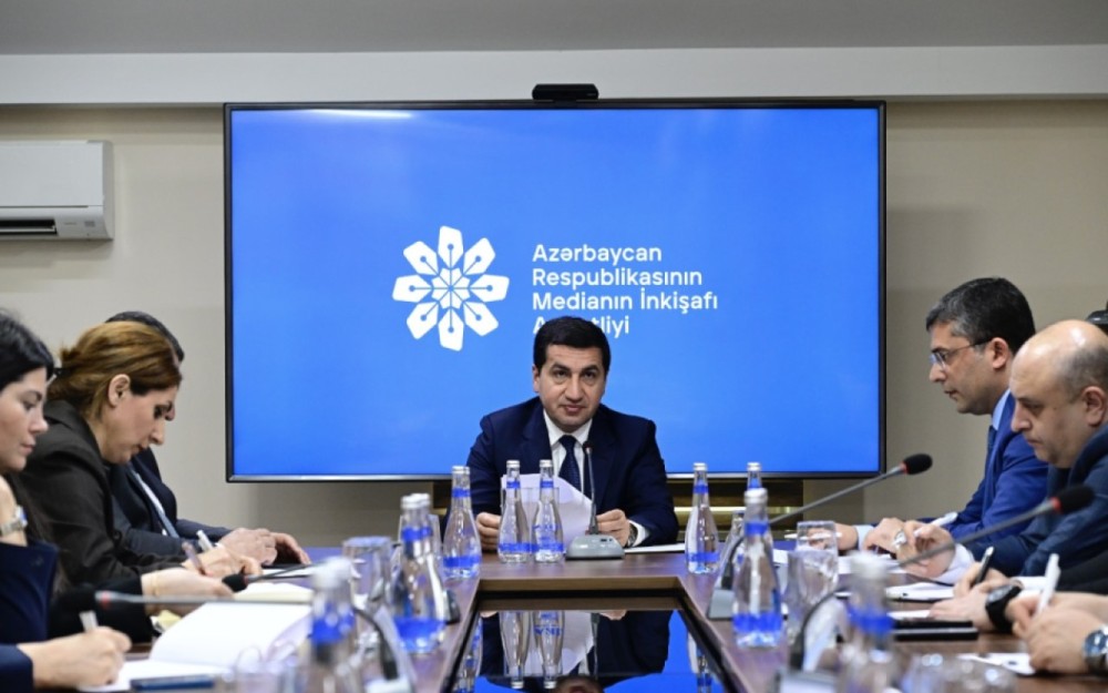 Hikmət Hacıyev media subyektlərinin rəhbərləri ilə görüş keçirdi - FOTOLAR